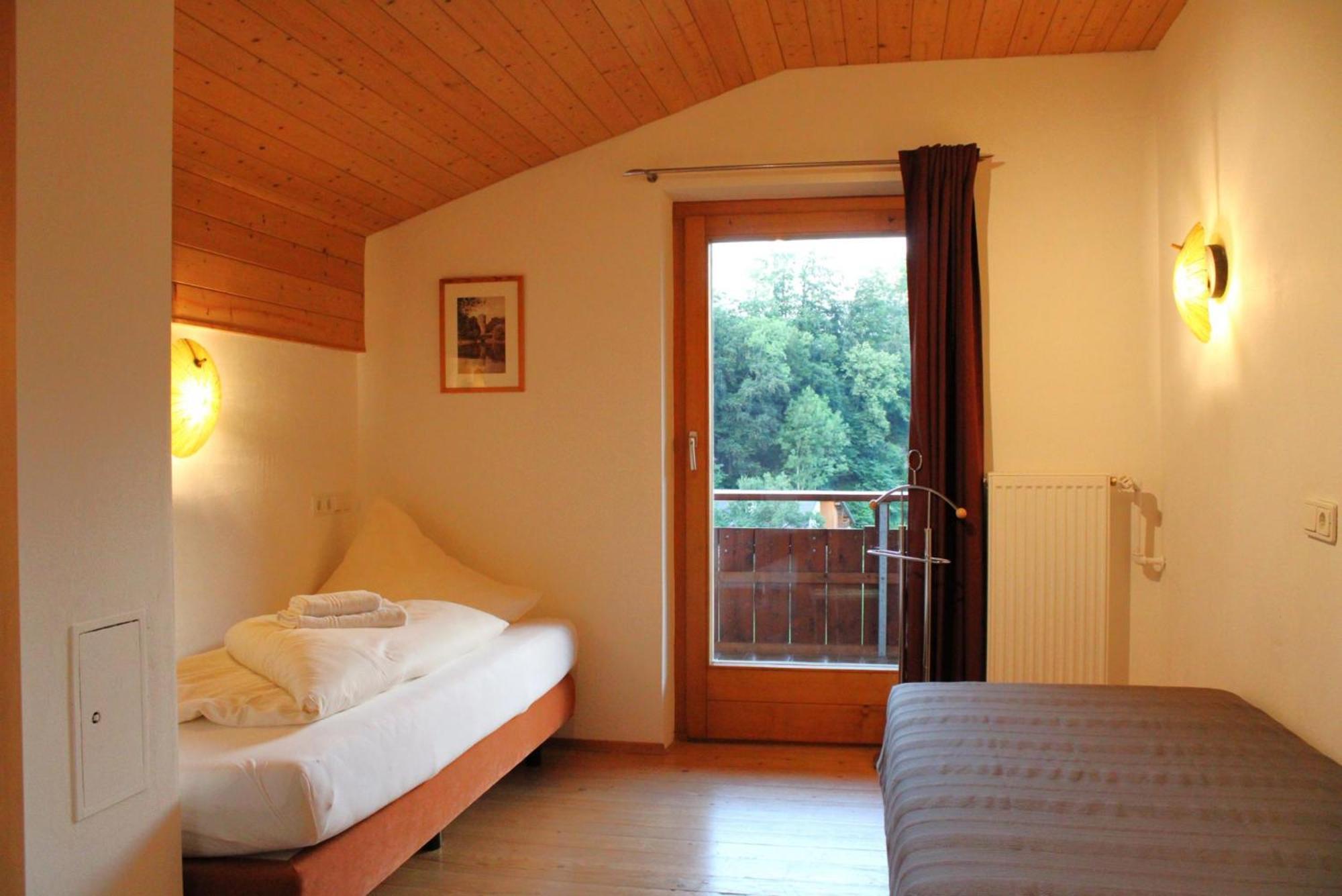 Ferienwohnung Haus Kleiner Turm Schruns Exterior foto